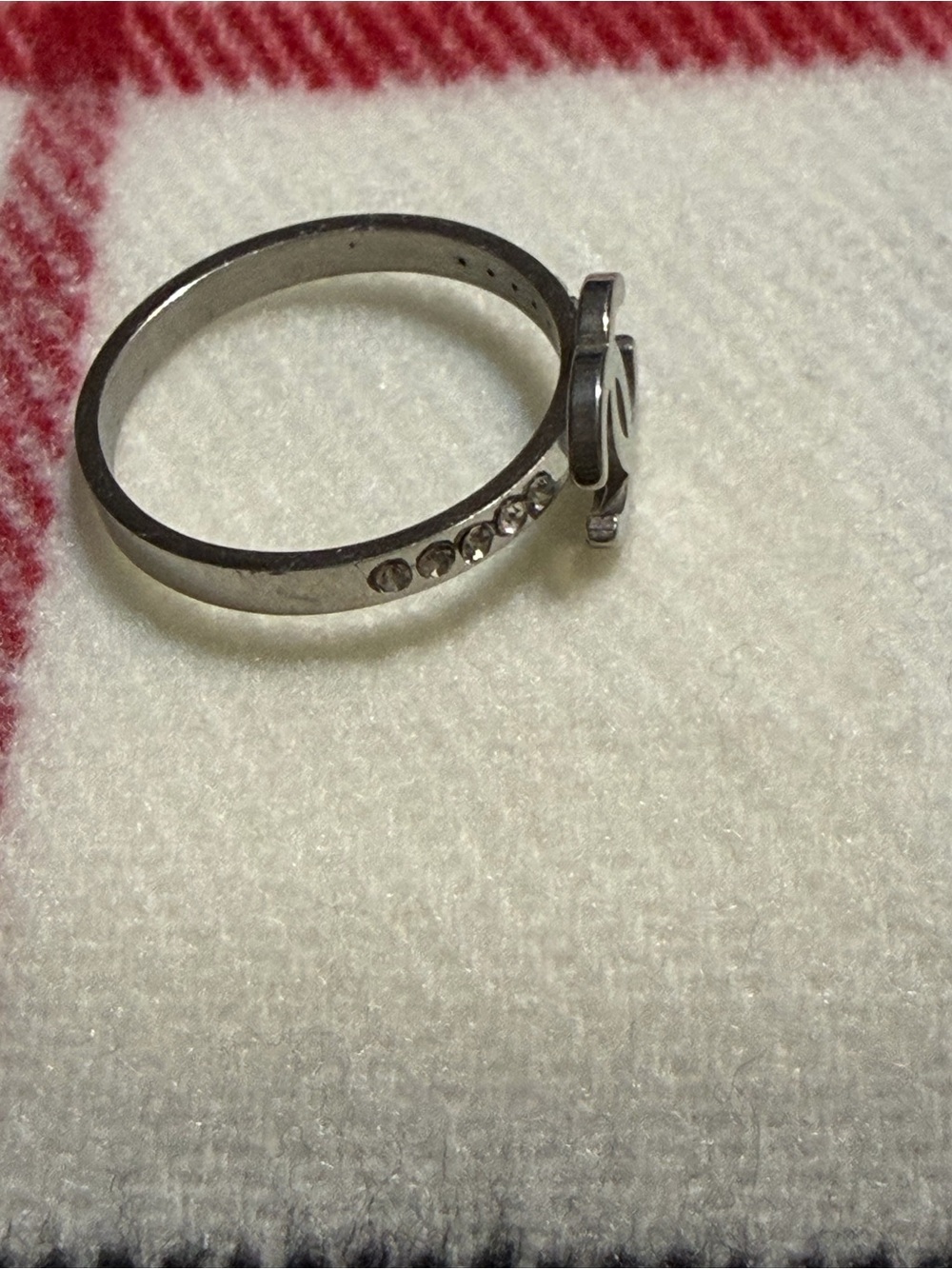 8.5 Interlocking Circle Silver Ring with Pavé Stones - - Picture 3 of 5
